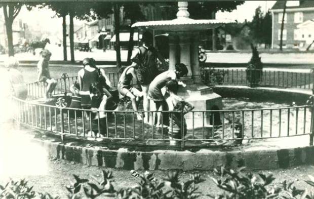 fountain-1920