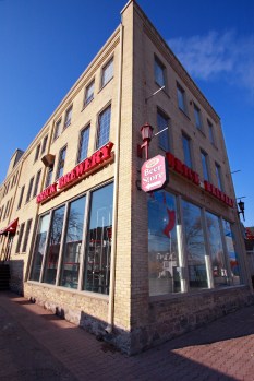 Brick_Brewery_in_Waterloo,_ON_-_panoramio